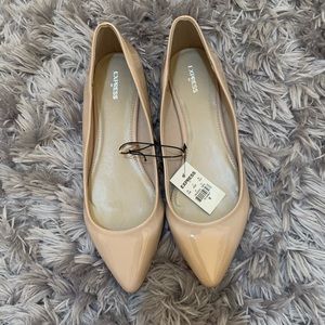 Nude/blush flats
